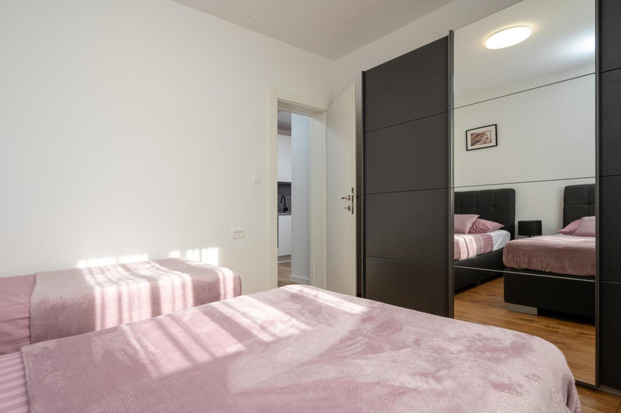 Apartment Ivi Trogir Exteriör bild